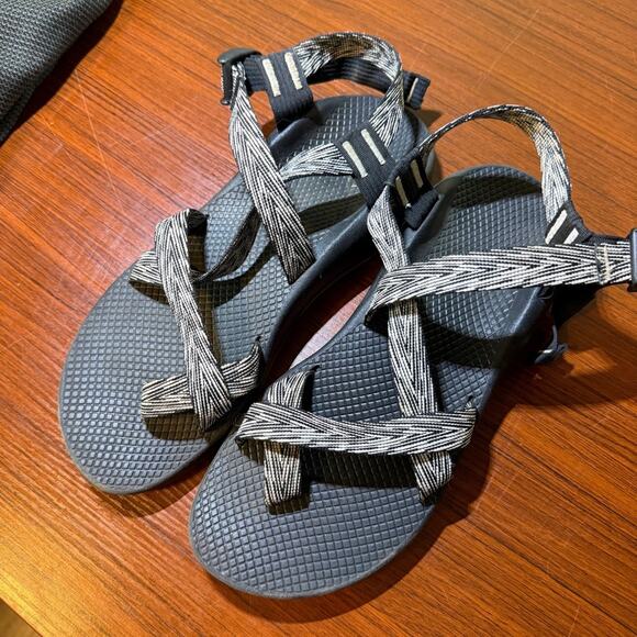 Chaco Z/Cloud Sandals Womens Size 11 Black and White Adjustable Outdoor EUC - Picture 5 of 6